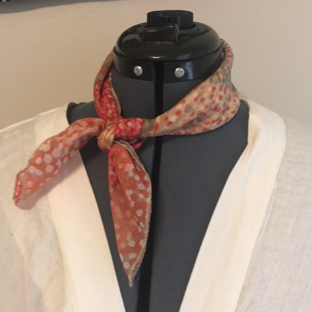 Beautiful spring or autumn color neck scarf. - Picture 5 of 6